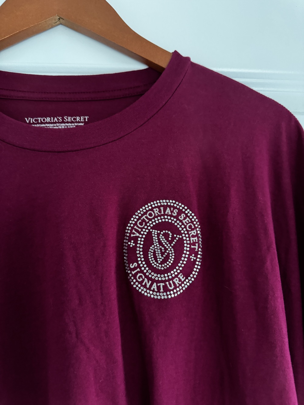 New V.S. Rhinestone Logo Red Long Sleeve Sleep Shirt XXL - Picture 2 of 3